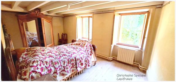 Grande maison familiale avec dépendances et terrain attenant VISCOMTAT (63)