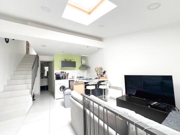 Appartement 3 pièces à vendre à REILLANNE (04110) Centre du village, aucun travaux, idéal investissement