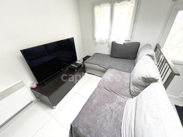 Appartement 3 pièces à vendre à REILLANNE (04110) Centre du village, aucun travaux, idéal investissement