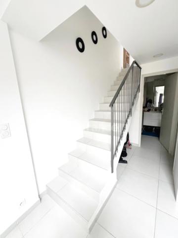 Appartement 3 pièces à vendre à REILLANNE (04110) Centre du village, aucun travaux, idéal investissement