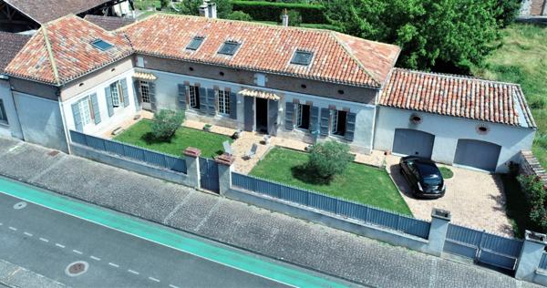 VALENCE D'AGEN - Belle Toulousaine bourgeoise du XlXe,