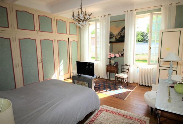 VALENCE D'AGEN - Belle Toulousaine bourgeoise du XlXe,