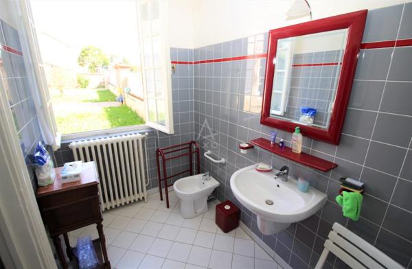 VALENCE D'AGEN - Belle Toulousaine bourgeoise du XlXe,