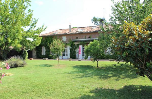 VALENCE D'AGEN - Belle Toulousaine bourgeoise du XlXe,