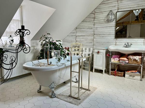 Achat maison près de FONTAINEBLEAU - 7 pièce(s) - 234 m² - 717 000 €