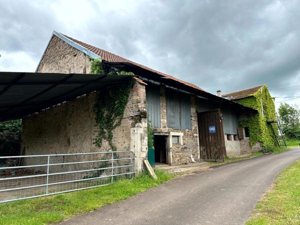 MAISON DE VILLAGE 90 m² HABITABLES + GRENIER AMÉNAGEABLE 37 m² + GRANGE 135 m² + TERRAIN 1 012 m²