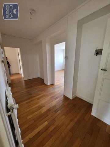 Appartement à louer 4 pièces 111.59m²