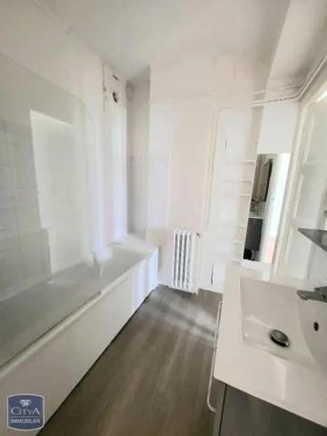 Appartement à louer 4 pièces 111.59m²