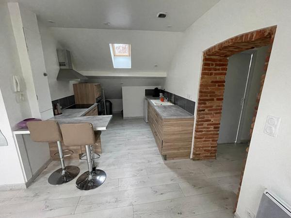A louer Appartement T3 meublé centre ville Mont de Marsan 3e étage sans ascenseur