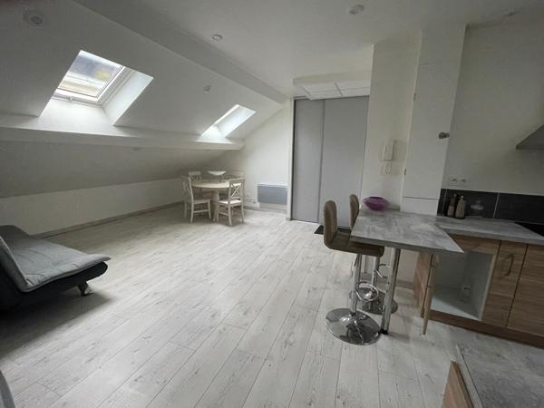 A louer Appartement T3 meublé centre ville Mont de Marsan 3e étage sans ascenseur