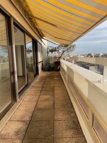 RARE Coup de Coeur pour ce T1 bis au dernier étage plein ciel