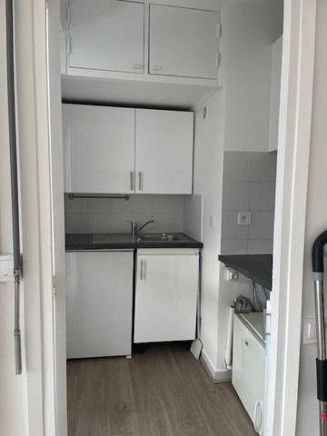 RARE Coup de Coeur pour ce T1 bis au dernier étage plein ciel