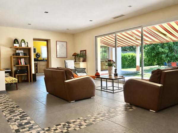 Maison T6 avec garage sur beau terrain de 1300m2