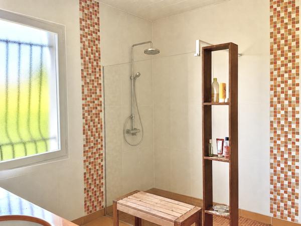 Maison T6 avec garage sur beau terrain de 1300m2