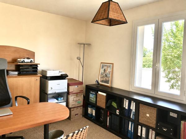 Maison T6 avec garage sur beau terrain de 1300m2