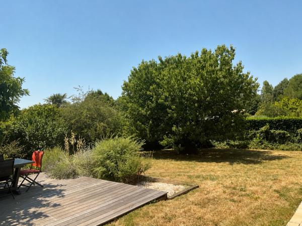 Maison T6 avec garage sur beau terrain de 1300m2