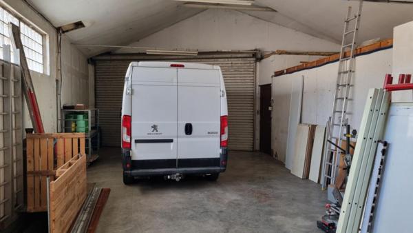 Dunières Centre 43220  300m² d'entrepôt et plateau