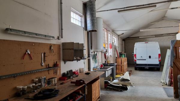 Dunières Centre 43220  300m² d'entrepôt et plateau