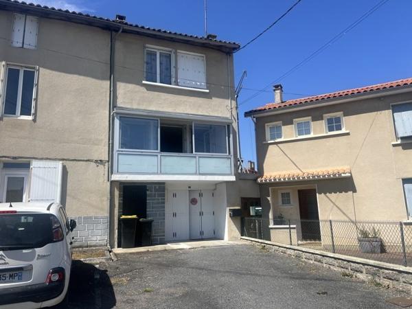 Maison 72 345 € Champagne-Mouton 3 p 84 m² DPE E