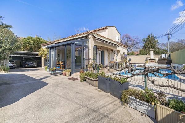 13012 Marseille – Un coin de paradis au cœur de la ville Maison provençale avec piscine et véranda