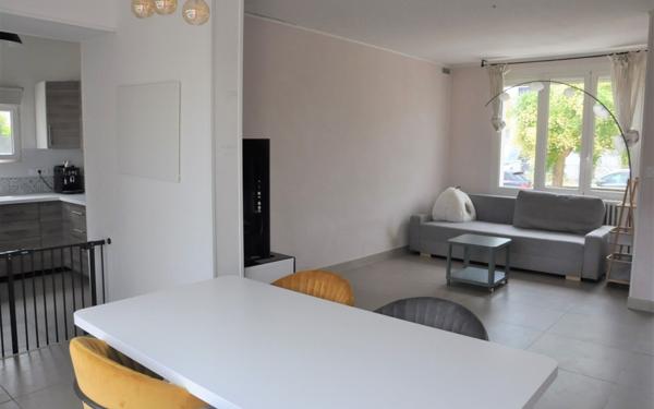 Maison à louer    5 pièces •  Saint-Jean