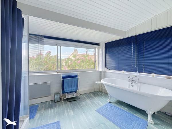 Maison 250 275 € Royan 3 p 89 m² DPE E