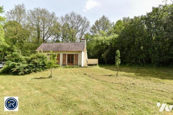 Terres avec plans d'eau et bois, Maison de loisirs