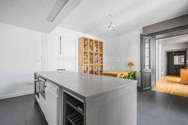 Paris (75010) Paris Centre - très bel appartement de 149m2 traversant et lumineux