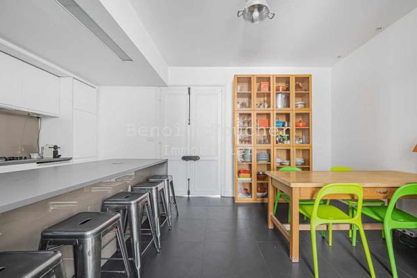 Paris (75010) Paris Centre - très bel appartement de 149m2 traversant et lumineux