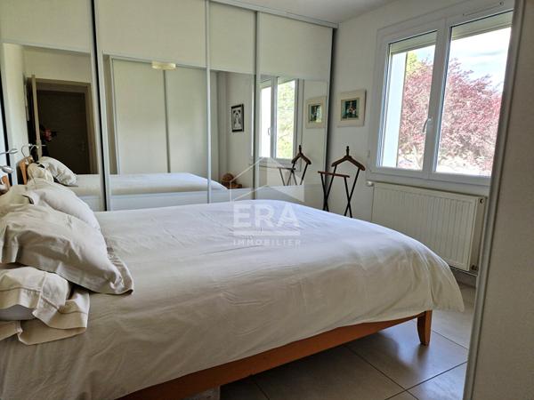 Appartement 4 pièces avec double garage dans Maison indépendante