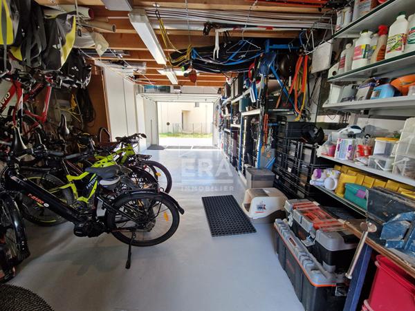 Appartement 4 pièces avec double garage dans Maison indépendante