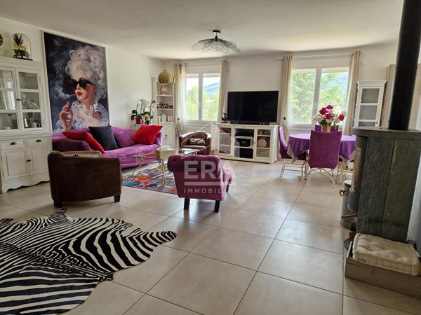 Appartement 4 pièces avec double garage dans Maison indépendante