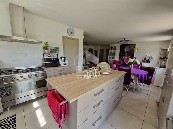 Appartement 4 pièces avec double garage dans Maison indépendante