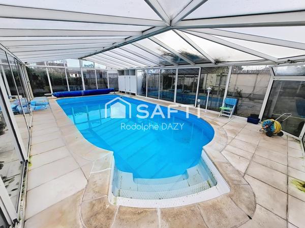 Villa 7 pièces avec piscine couverte
