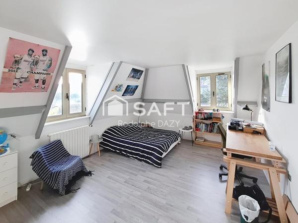 Villa 7 pièces avec piscine couverte