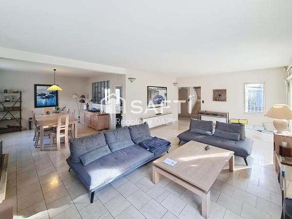 Villa 7 pièces avec piscine couverte