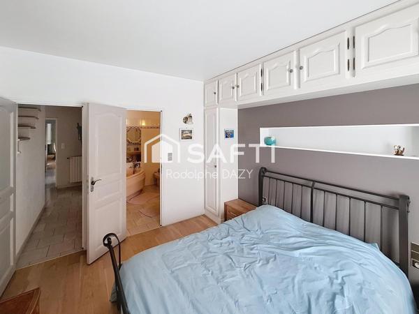 Villa 7 pièces avec piscine couverte
