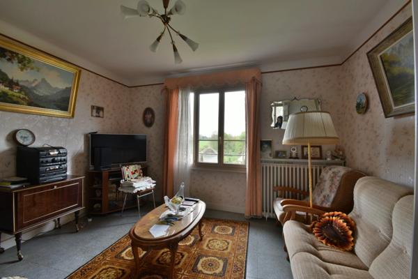 Maison familiale, dans un charmant hameau - LA CHATRE LANGLIN (36)