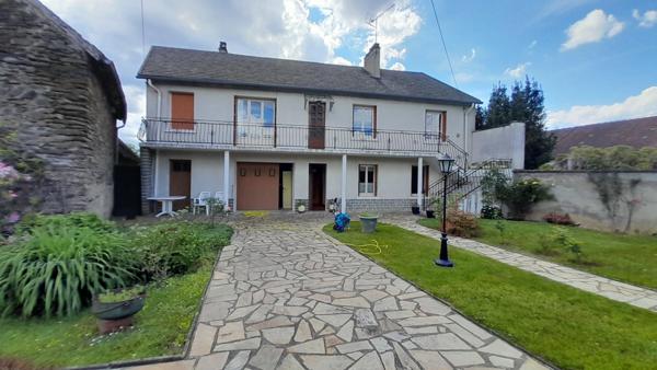 Maison familiale, dans un charmant hameau - LA CHATRE LANGLIN (36)