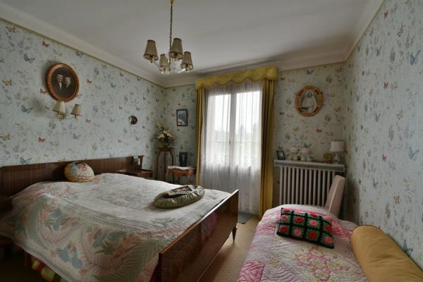 Maison familiale, dans un charmant hameau - LA CHATRE LANGLIN (36)