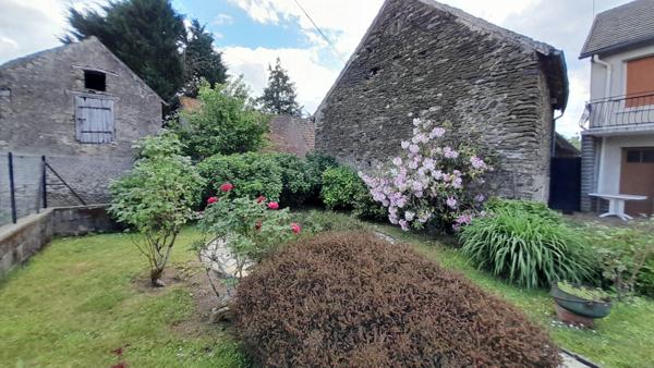 Maison familiale, dans un charmant hameau - LA CHATRE LANGLIN (36)