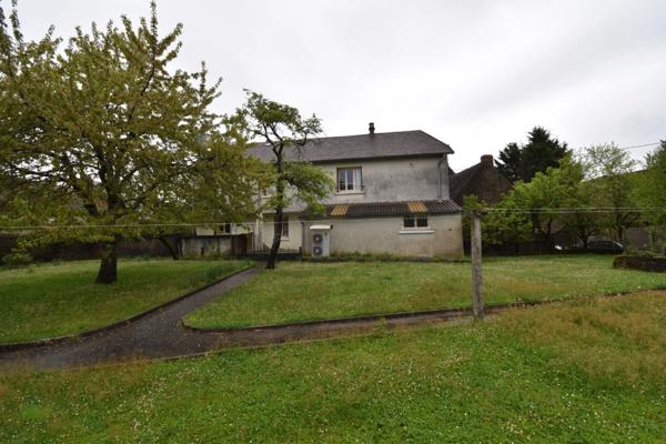 Maison familiale, dans un charmant hameau - LA CHATRE LANGLIN (36)