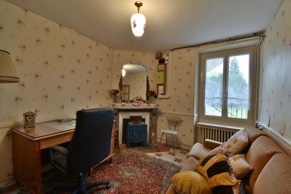 Maison familiale, dans un charmant hameau - LA CHATRE LANGLIN (36)