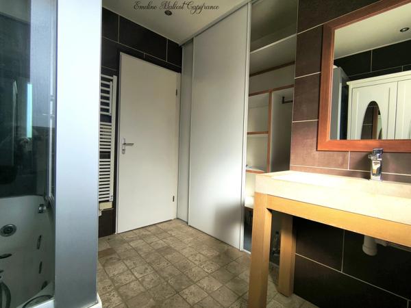 Maison avec jardin en résidence sécurisée à Bègles – 3 chambres – stationnement