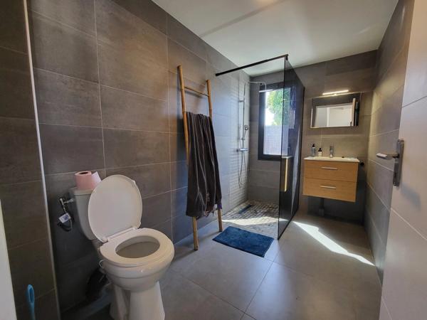 Villa F4 contemporaine neuve de standing