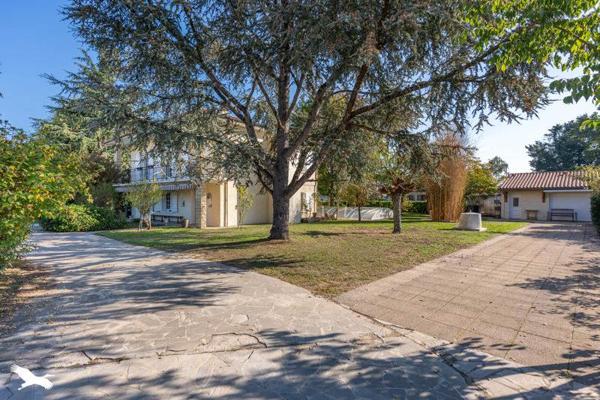 Maison à vendre |  Pineuilh |  8 pièces | 207 m²