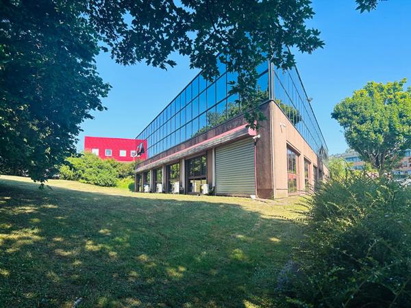 Bureaux Moderne et lumineux à Champs Sur Marne cité Descartes