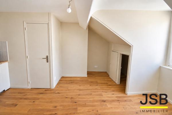 75002 – Le Sentier | Charmant 2 pièces rénové de 28 m² au 4eme et dernier étage