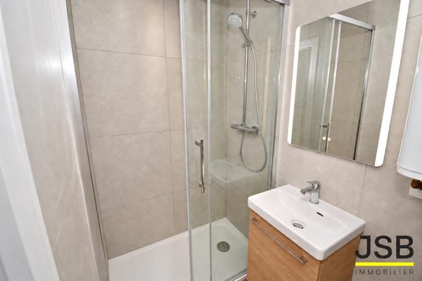 75002 – Le Sentier | Charmant 2 pièces rénové de 28 m² au 4eme et dernier étage