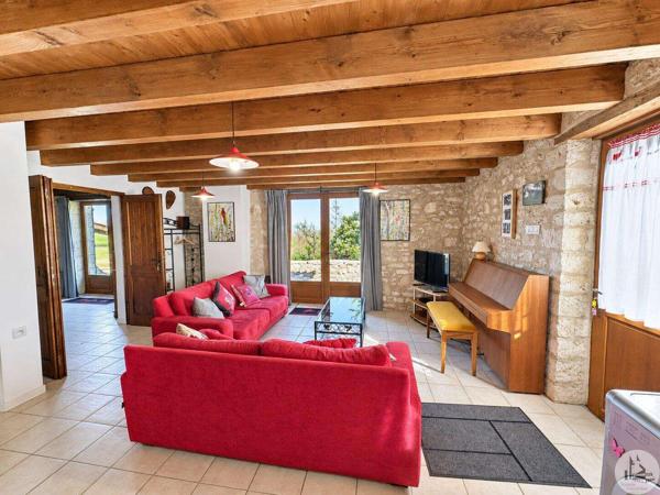 Propriété de caractère avec piscine et deux gîtes